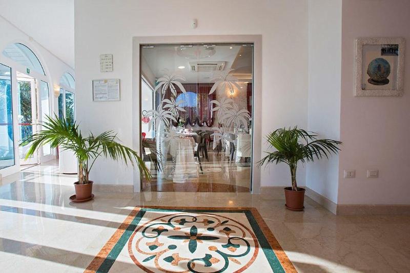 Hotel Ambassador - Lobi