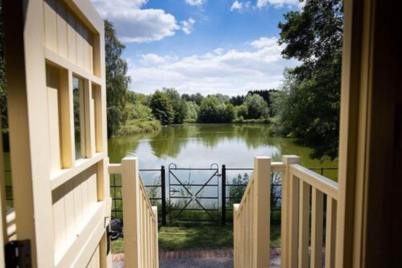 Tewin Bury Farm Hotel - Genel