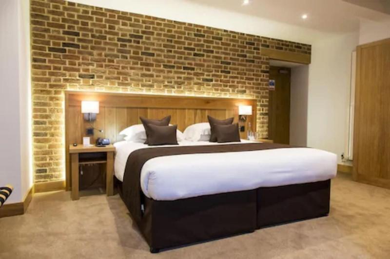Tewin Bury Farm Hotel - Oda