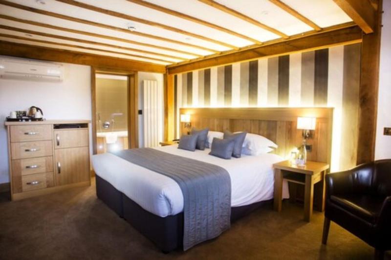 Tewin Bury Farm Hotel - Oda