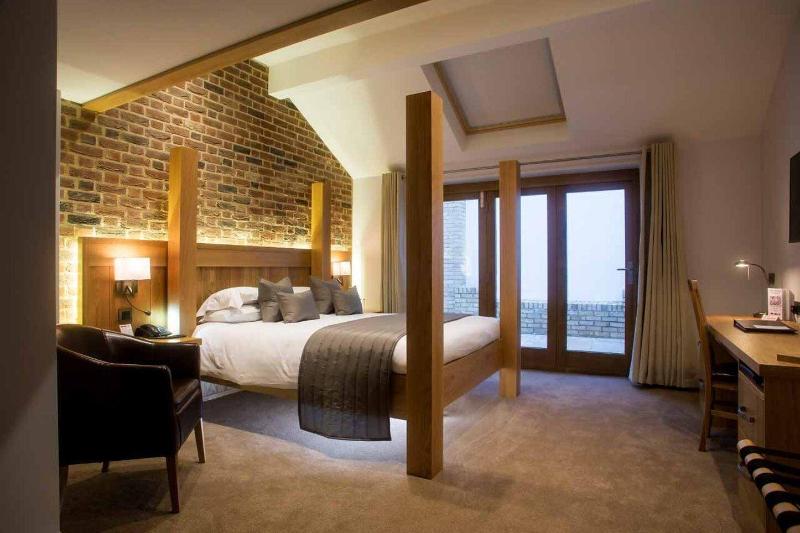 Tewin Bury Farm Hotel - Oda