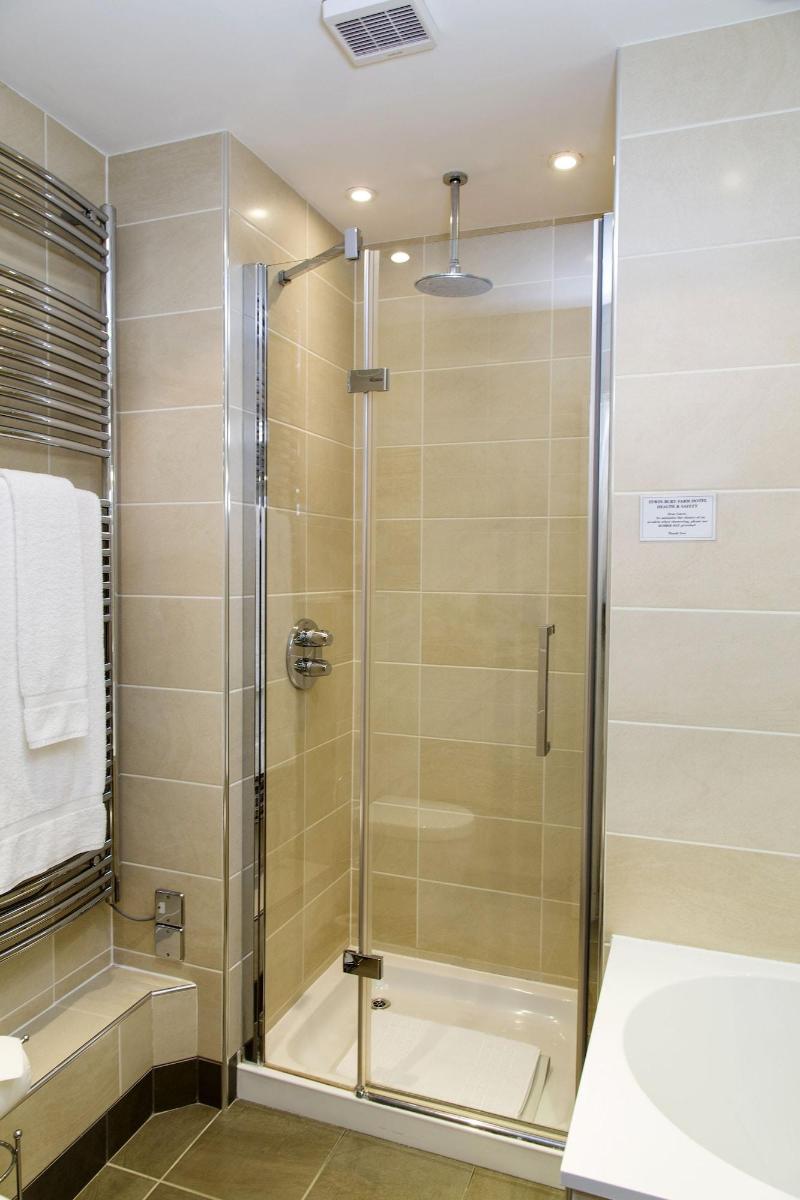 Tewin Bury Farm Hotel - Oda