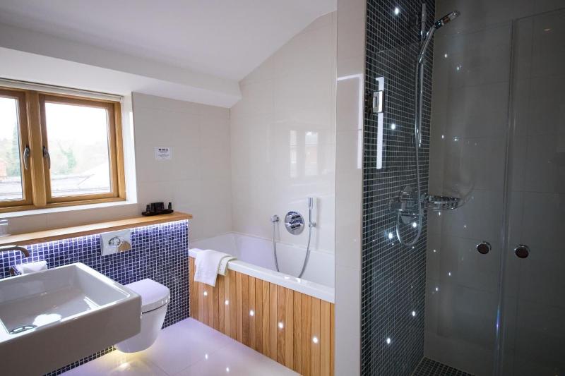 Tewin Bury Farm Hotel - Oda