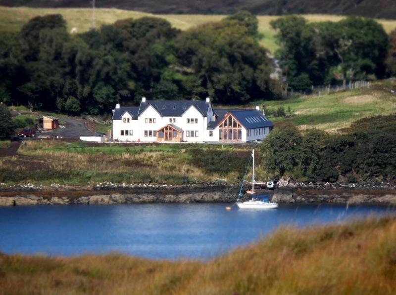 Redwood House Hotel - Genel