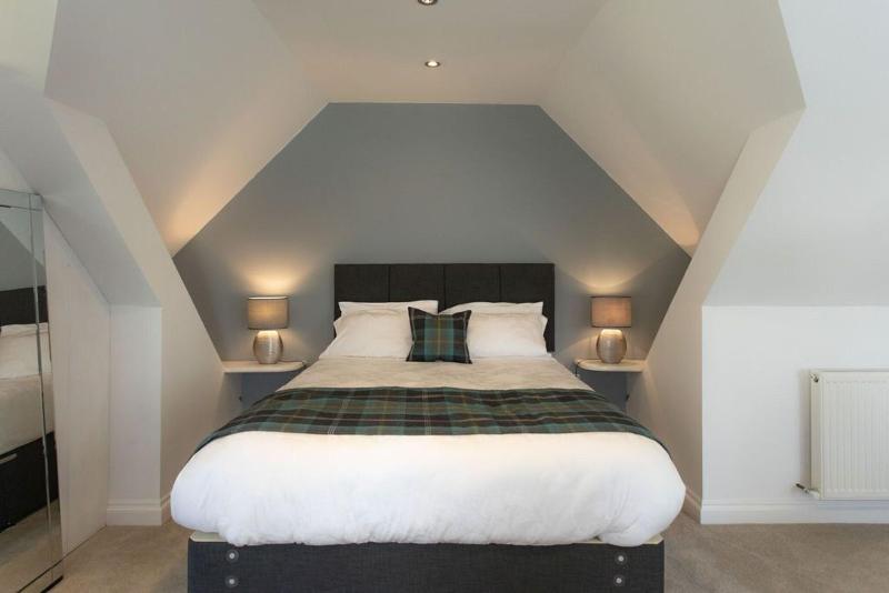 Redwood House Hotel - Oda