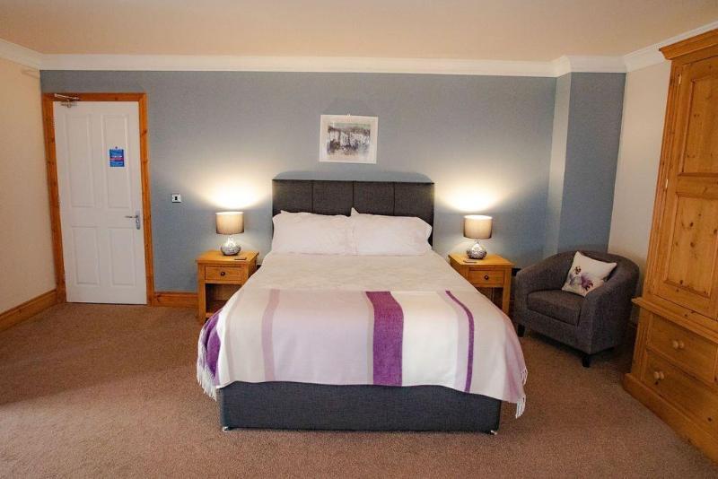 Redwood House Hotel - Oda
