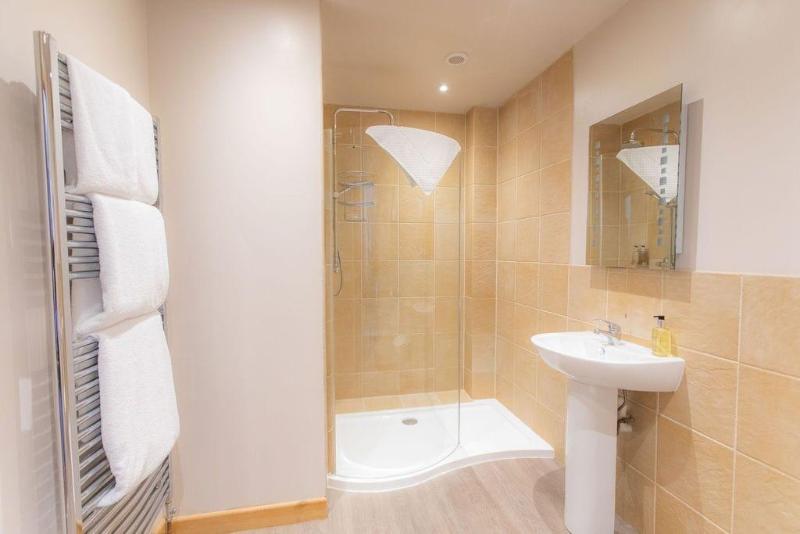 Redwood House Hotel - Oda