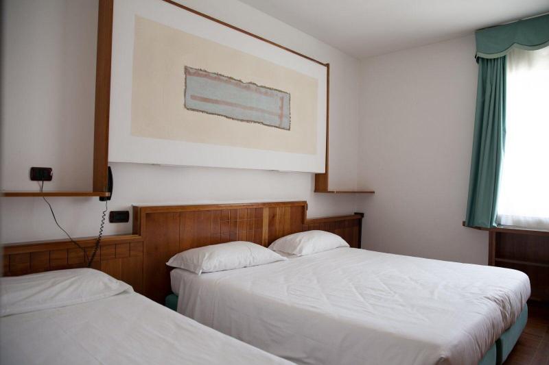 Hotel Carlo Felice - Oda