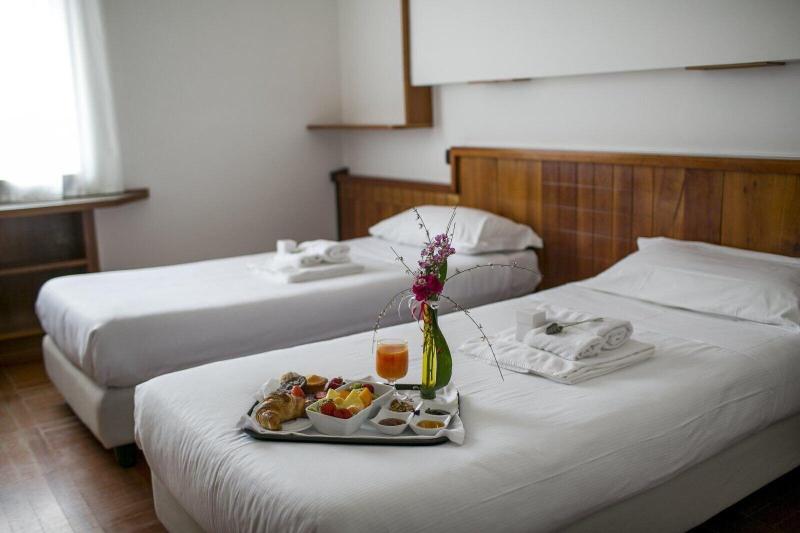 Hotel Carlo Felice - Oda