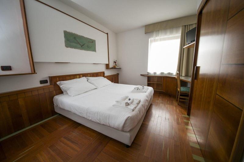 Hotel Carlo Felice - Oda