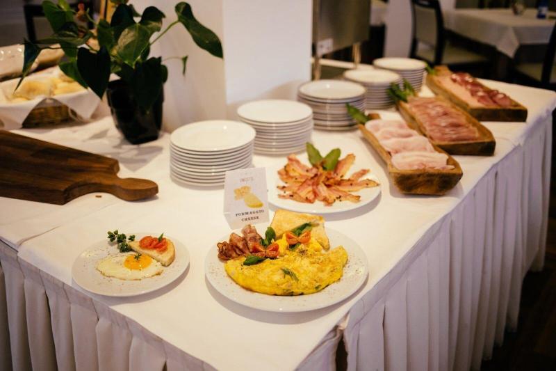 Hotel Carlo Felice - Restoran