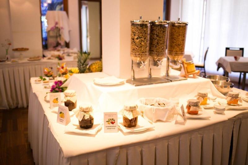Hotel Carlo Felice - Restoran