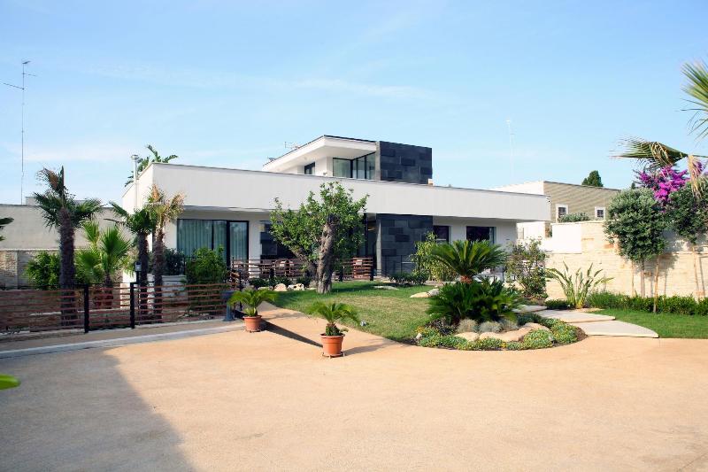 Villa Pina - Genel
