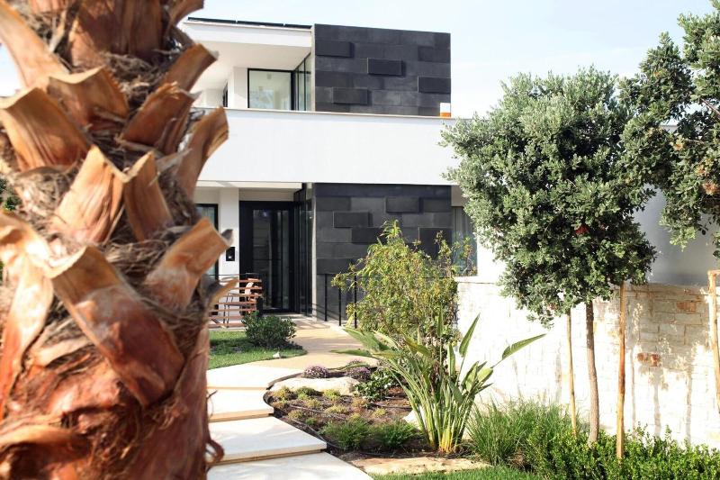 Villa Pina - Genel