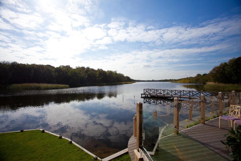 The Boathouse - Genel
