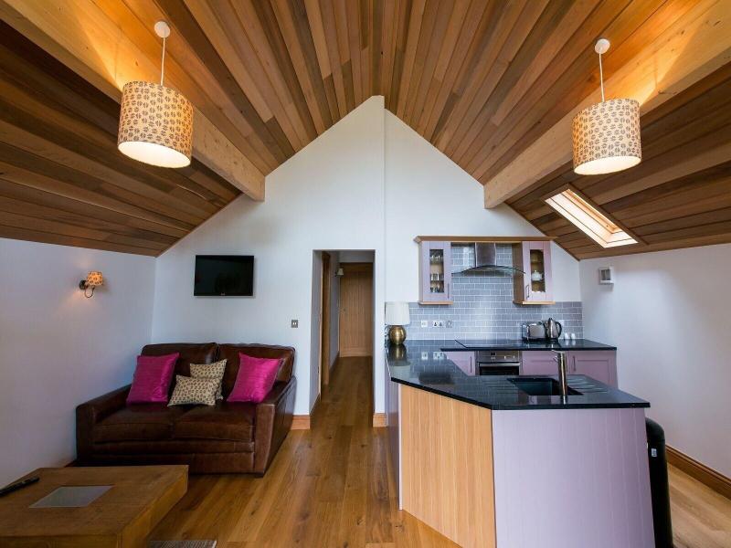 The Boathouse - Genel