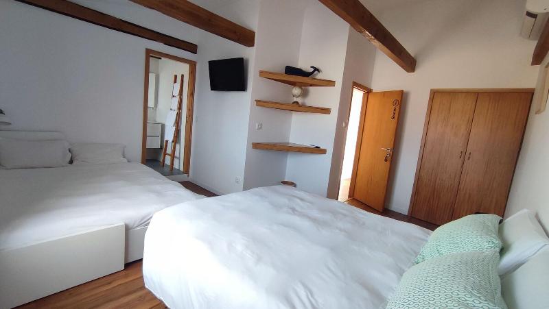 Porto Pim Guest House - Oda