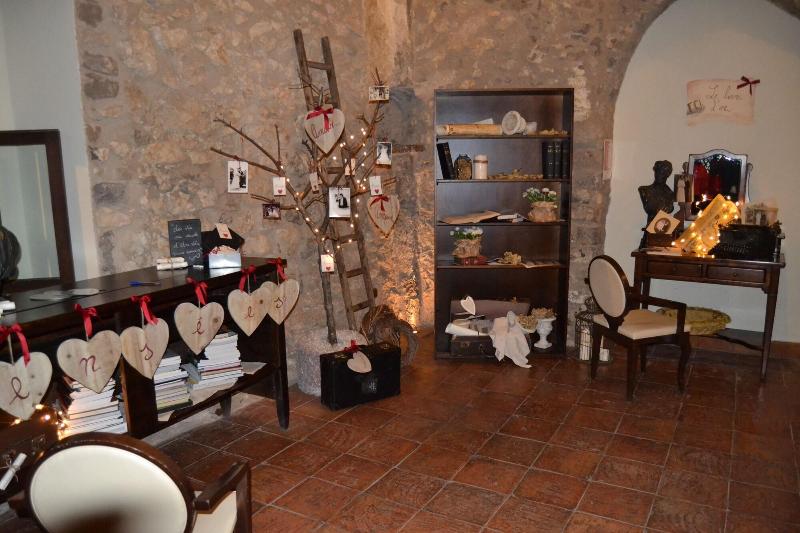 Castello Di Limatola - Lobi