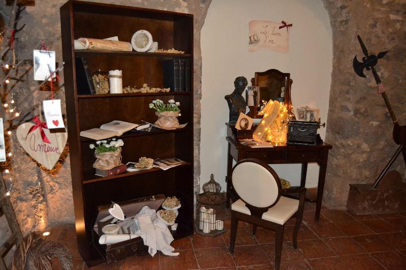 Castello Di Limatola - Lobi