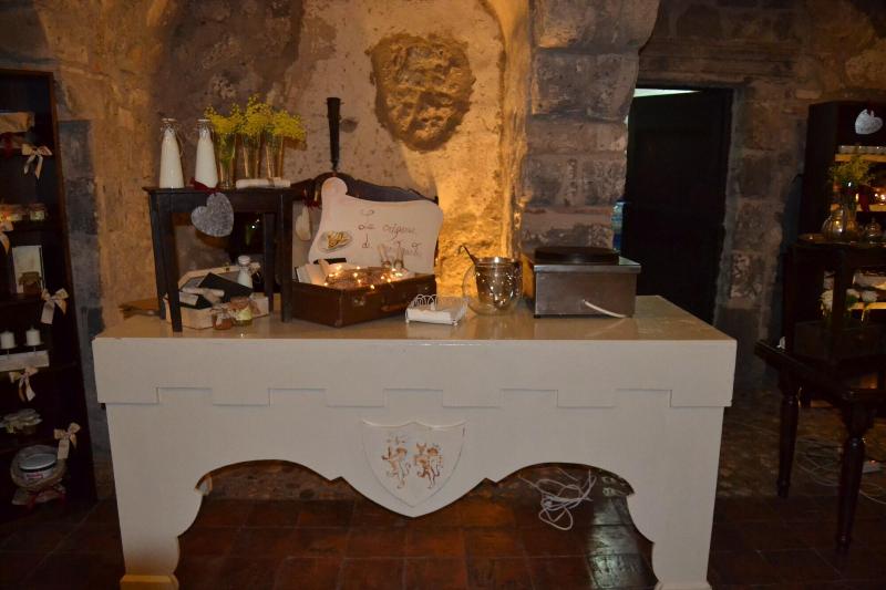 Castello Di Limatola - Lobi