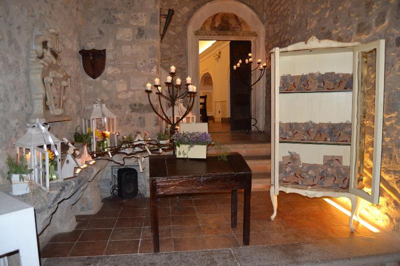 Castello Di Limatola - Lobi
