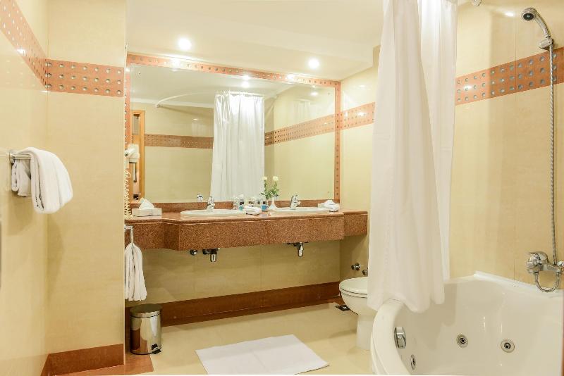 Golden Tulip Flamenco Cairo - Oda