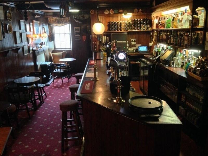 Black Bull Hotel - Bar