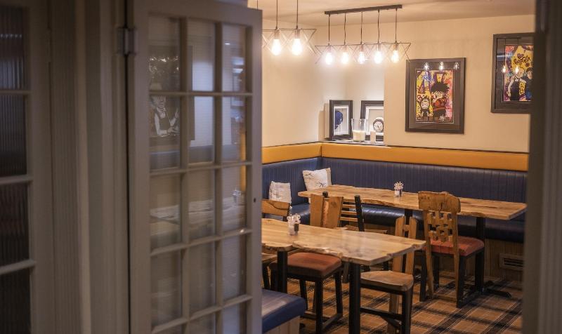 Black Bull Hotel - Bar