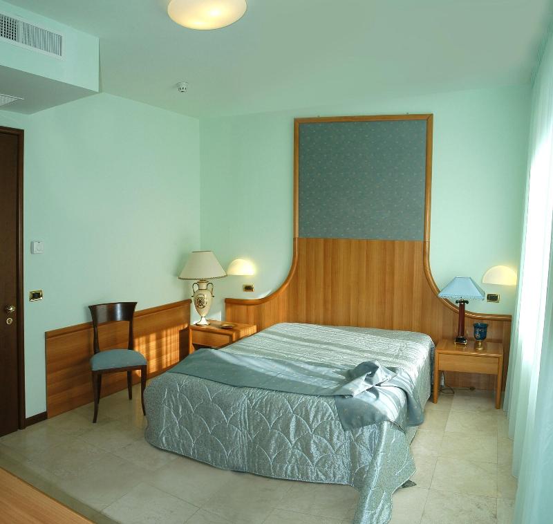 Hotel Royal - Oda