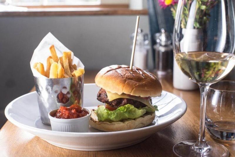 The Howard Arms - Restoran