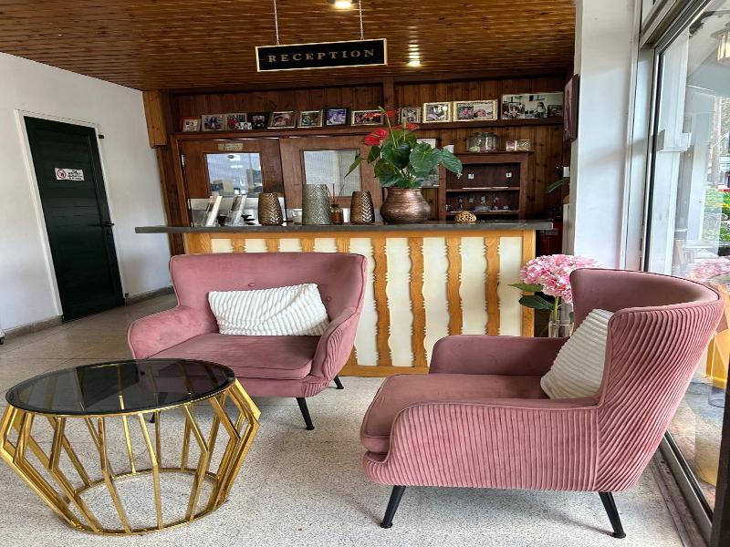 Two Flowers Hotel - Genel