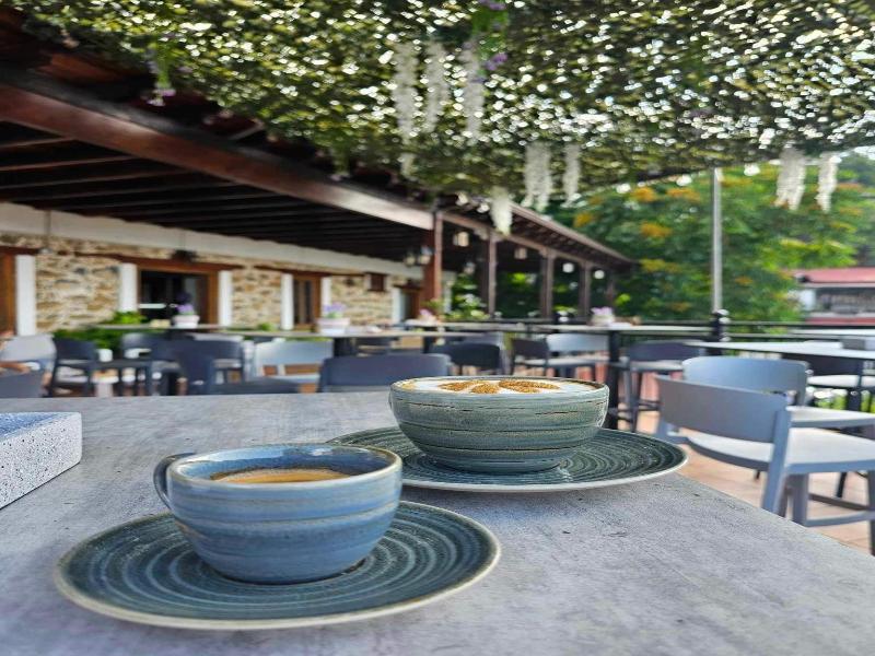 Two Flowers Hotel - Genel