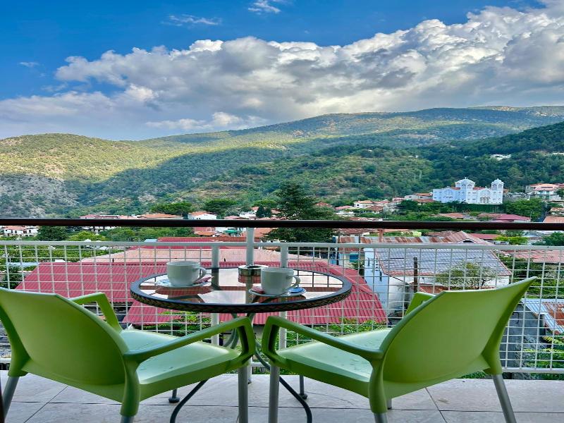 Two Flowers Hotel - Genel
