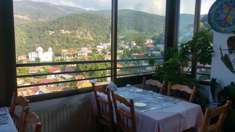 Two Flowers Hotel - Restoran