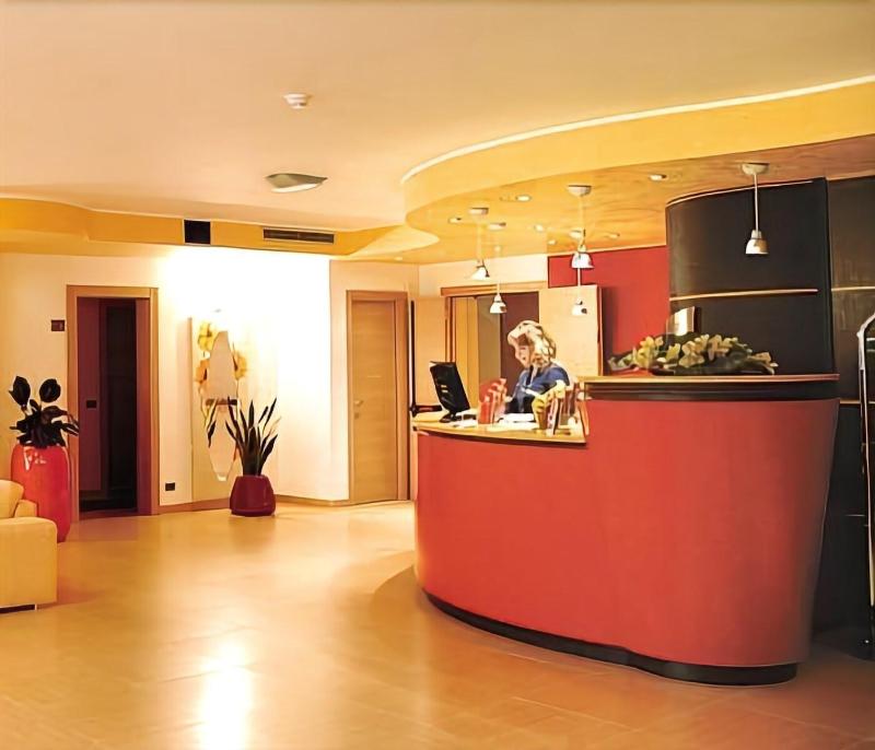 Marc Hotel - Lobi