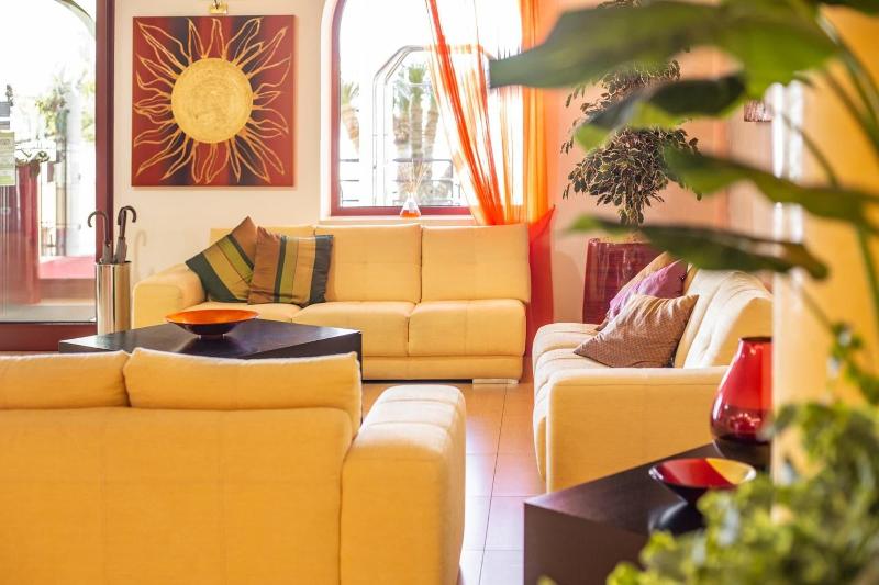 Marc Hotel - Lobi