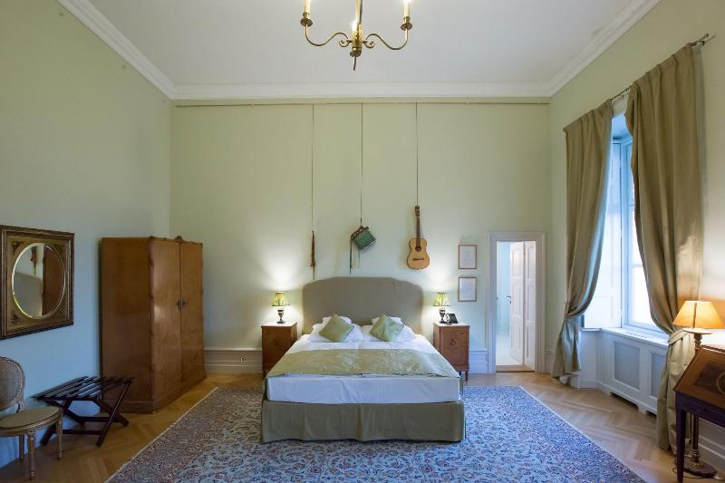 Károlyi Kastély Hotel & Restaurant - Oda
