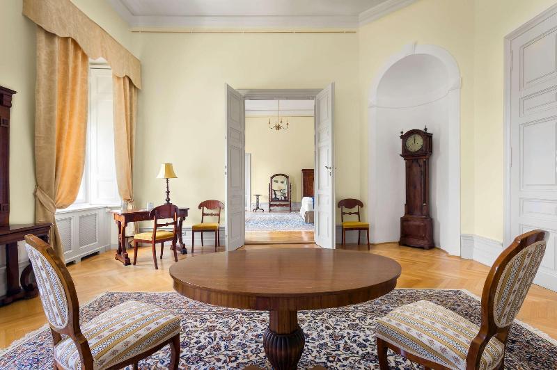 Károlyi Kastély Hotel & Restaurant - Oda