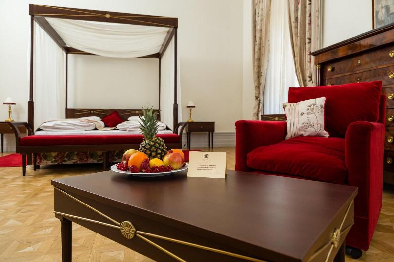 Károlyi Kastély Hotel & Restaurant - Oda