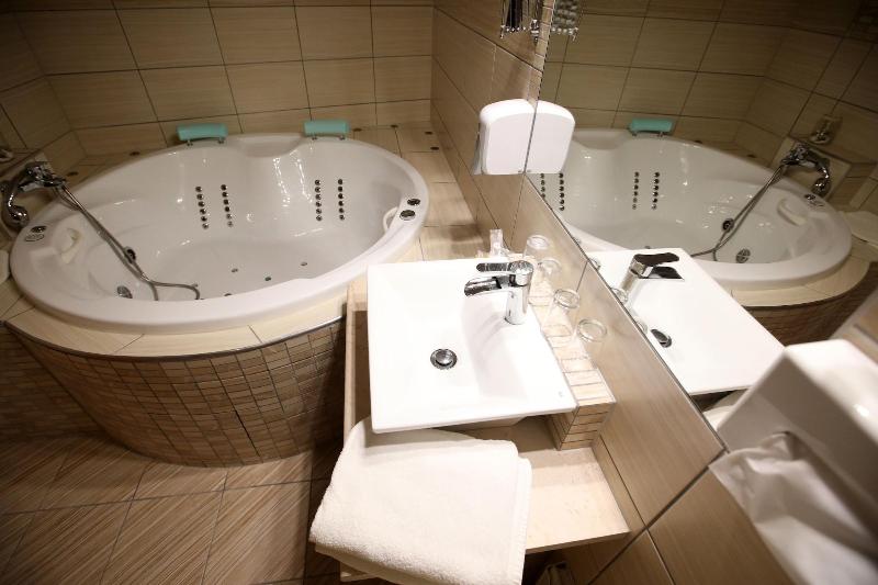 Laroba Wellness Hotel - Oda