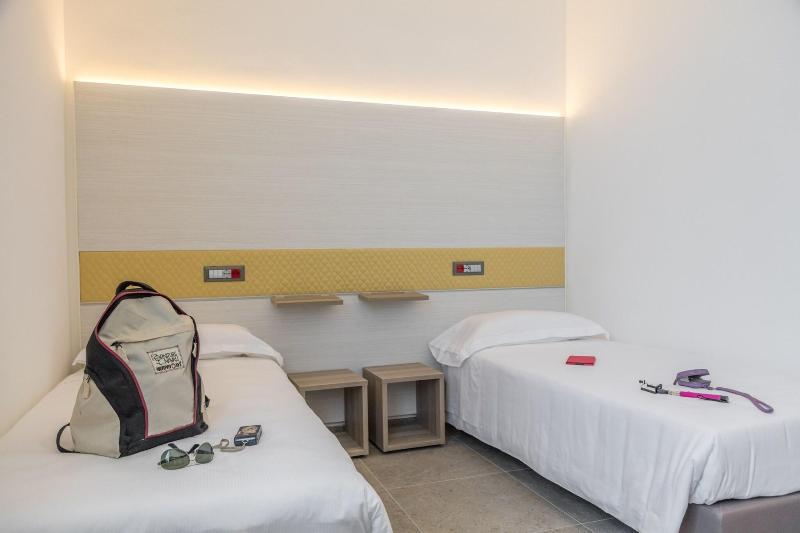 Camplus Guest Palermo - Oda