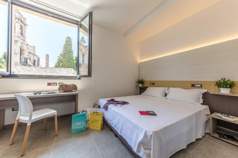 Camplus Guest Palermo - Oda