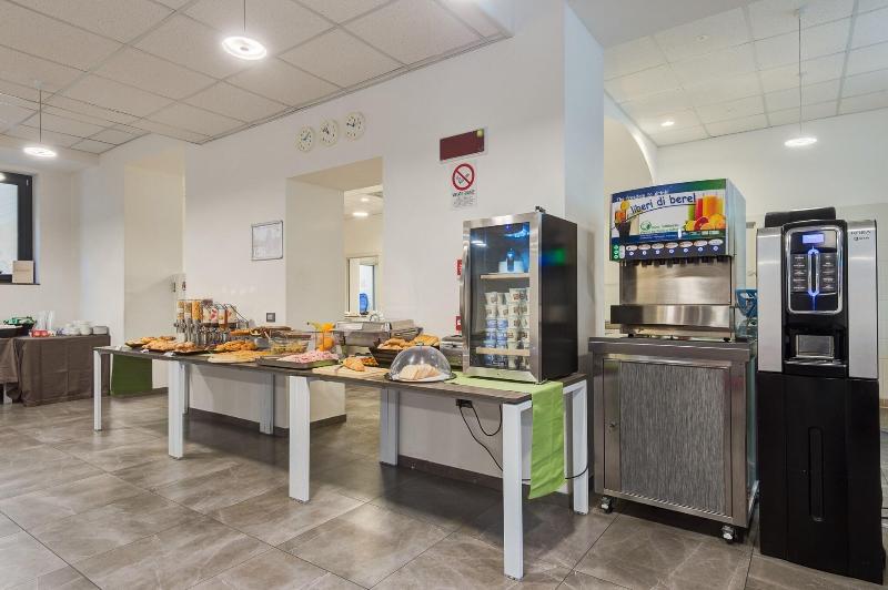 Camplus Guest Palermo - Restoran