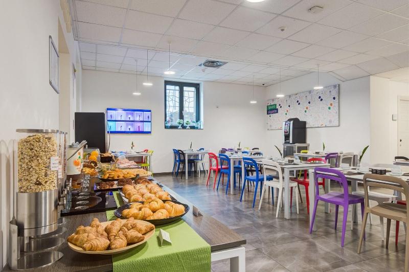 Camplus Guest Palermo - Restoran