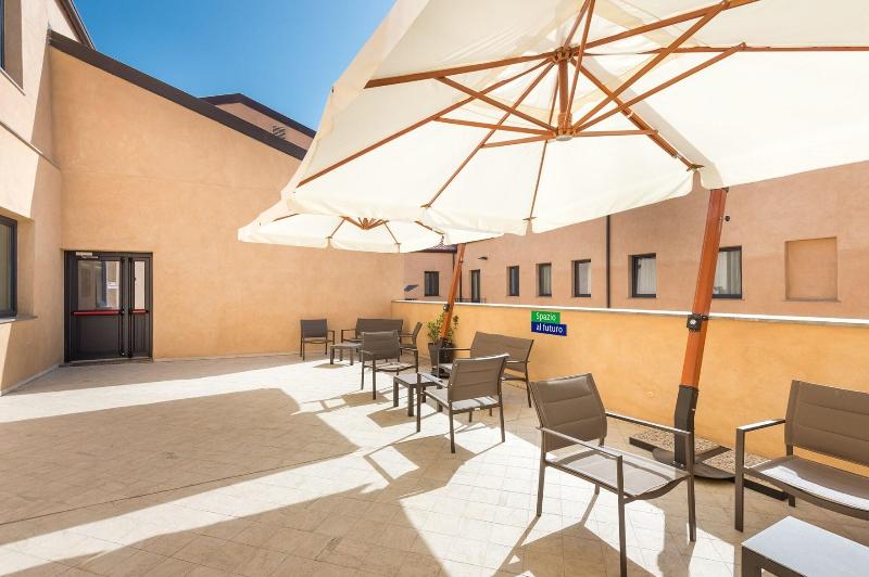 Camplus Guest Palermo - Teras