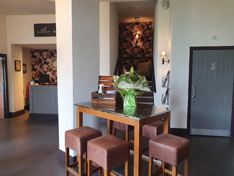 Cuttle Bridge Inn Hotel - Lobi