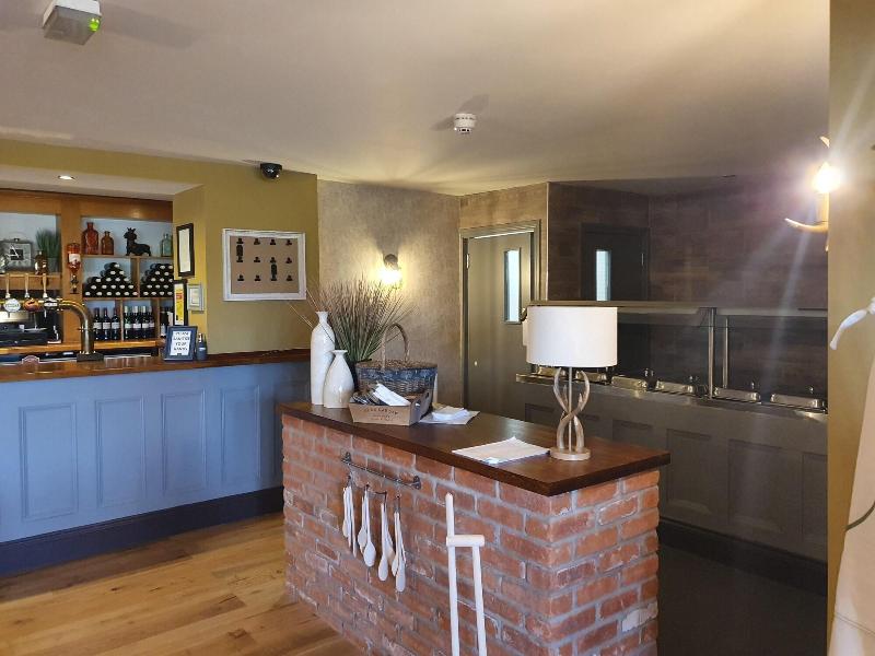 Cuttle Bridge Inn Hotel - Restoran
