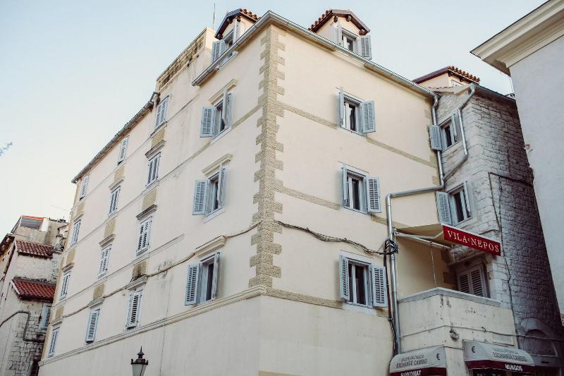 Villa Nepos Hotel - Genel