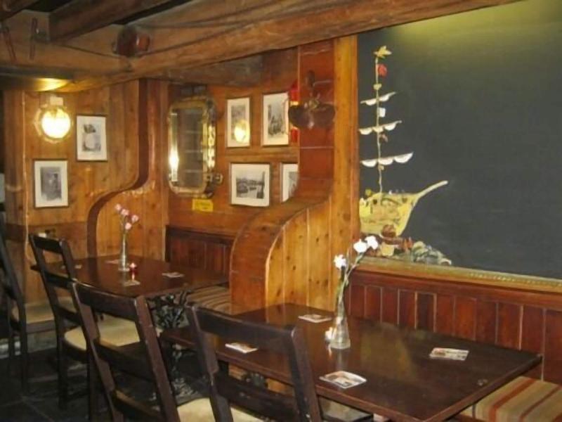 The Ship Inn - Bar