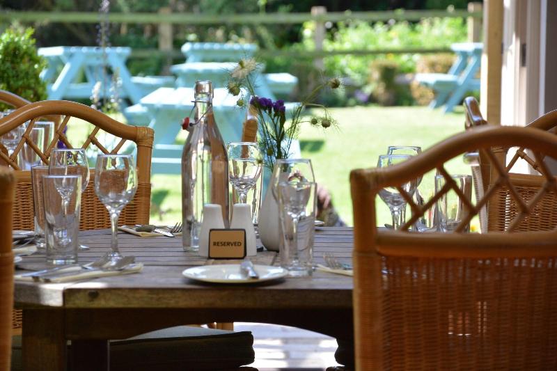 The Dolphin Inn - Restoran